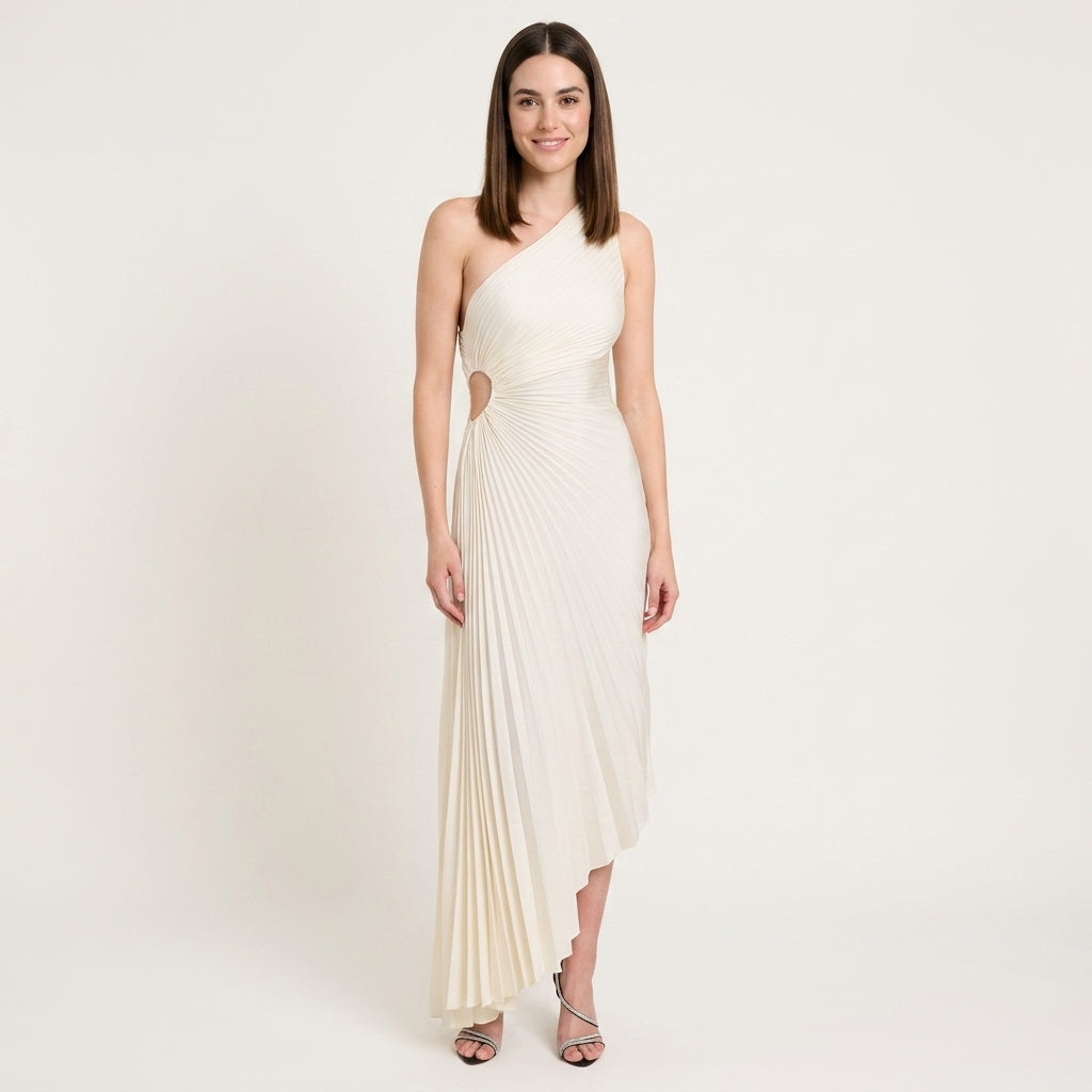 Vestido con hombro descubierto y recorte