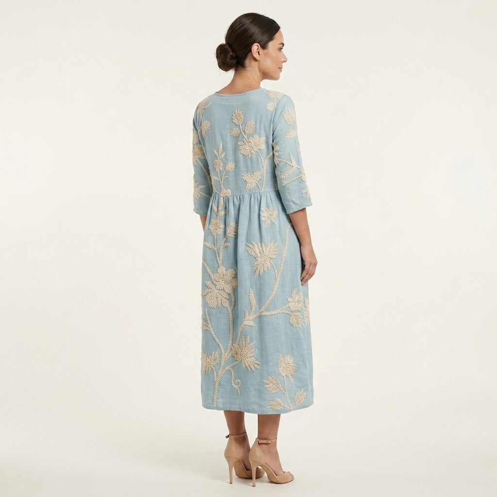 Vestido Midi Bordado Elegante